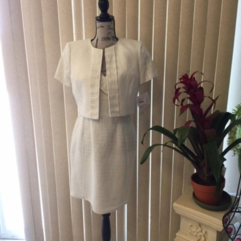 Beautiful Beige/Gold Dress & Jacket Set Size 8